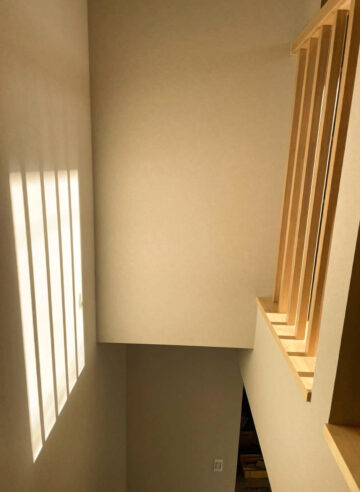 階段からの陰影